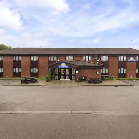 Days Inn Bridgend Cardiff Екстериор снимка