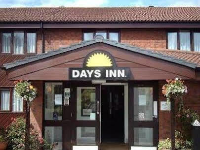 Days Inn Bridgend Cardiff Екстериор снимка