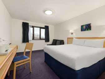 Days Inn Bridgend Cardiff Екстериор снимка